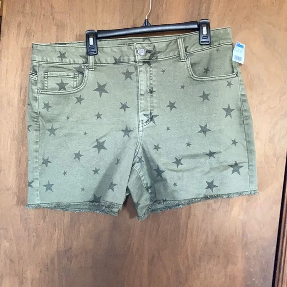 Relist6/26❌Maurices high rise raw hem w star print jean short 18W - Picture 4 of 10